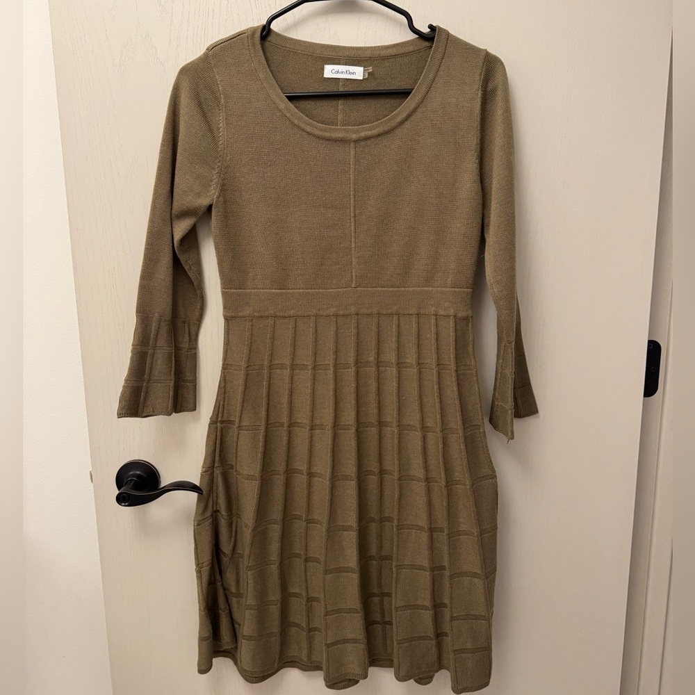 Calvin Klein Olive Green Knit Dress Size Small Cute Detail‎